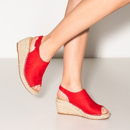 Czerwone damskie sandały na koturnie Lorala - Obuwie