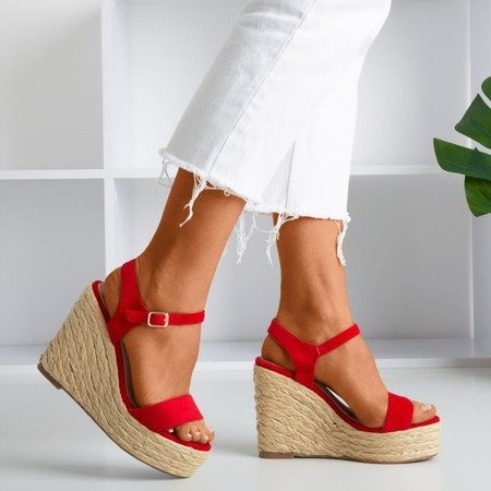 Czerwone sandały na koturnie Idessa - Obuwie