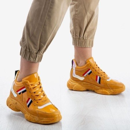 Musztardowe buty sportowe z holograficznymi wstawkami Temptation - Obuwie