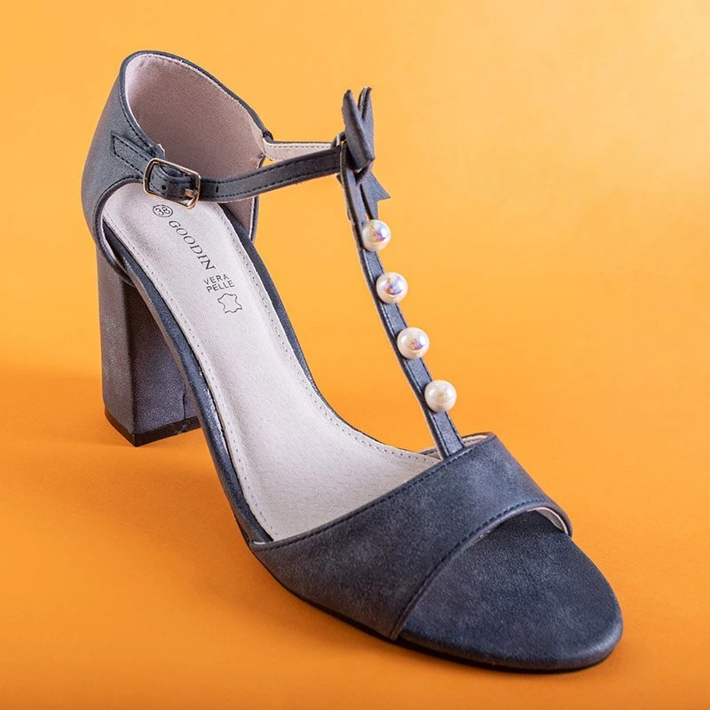 OUTLET Granatowe damskie sandały z ozdobami na słupku Gizela - Obuwie
