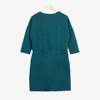 Dresowa sukienka z wiązaniem w kolorze butelkowej zieleni PLUS SIZE - Odzież