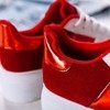 OUTLET Biało-czerwone obuwie sportowe na platformie Des - Obuwie