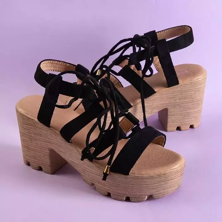 OUTLET Czarne damskie wiązane sandały na słupku Tili - Obuwie