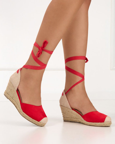 OUTLET Czerwone sandały damskie na koturnie z wiązaniem Nereda - Obuwie