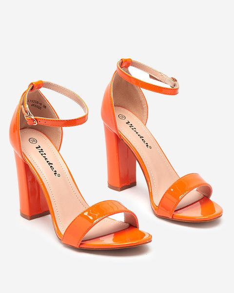 OUTLET Pomarańczowe damskie sandały na wyższym słupku Rosdo- Obuwie