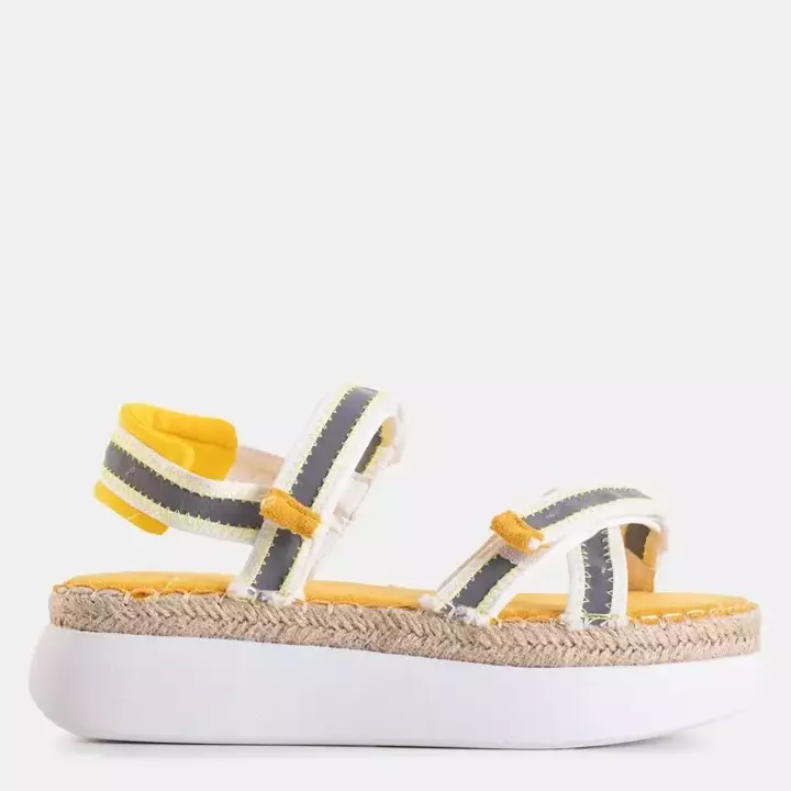 OUTLET Żółte damskie sandały z odblaskowymi wstawkami Kollin - Obuwie