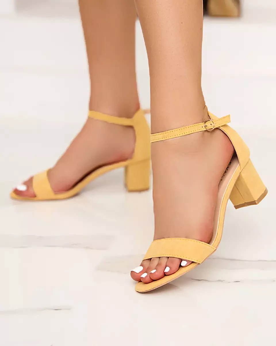 Royalfashion Żółte damskie sandały na słupku Nelino