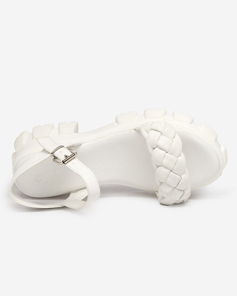 Білі жіночі босоніжки на більш товстій підошві Arief- Footwear