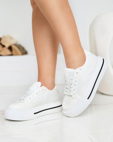 Білі жіночі кросівки Smaqo