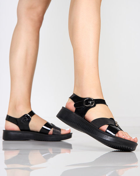 OUTLET Чорні лаковані жіночі сандалі Pulqo - Взуття