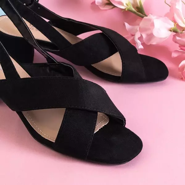 OUTLET Чорні жіночі босоніжки на низькому посту Liora - Взуття