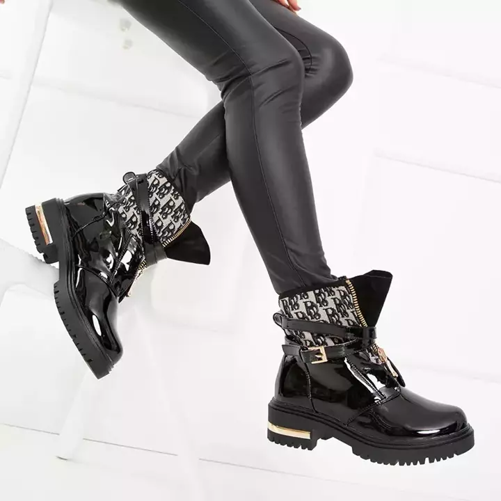 OUTLET Чорні жіночі лаковані чоботи Rubiska - Взуття