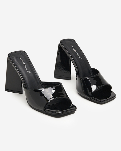 OUTLET Жіночі чорні тапочки на вищому трикутному стовпі Kegita - Взуття