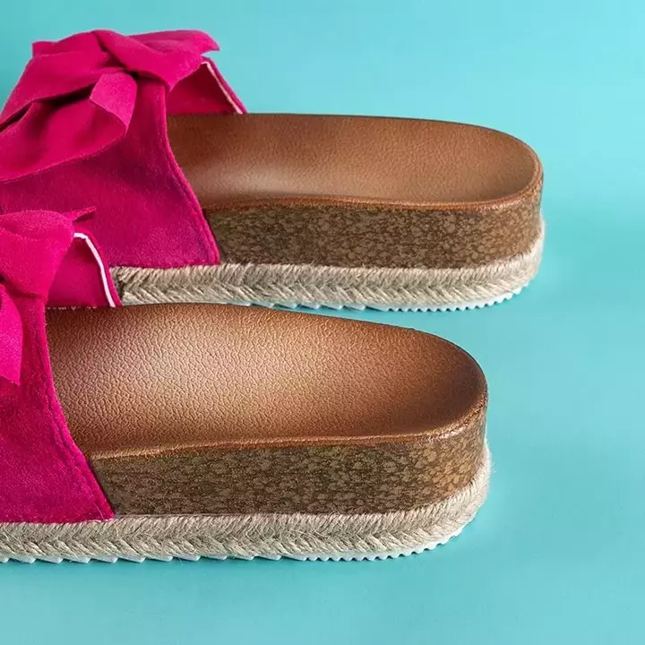 OUTLET Жіночі тапочки кольору фуксія з бантом Jenis - Взуття
